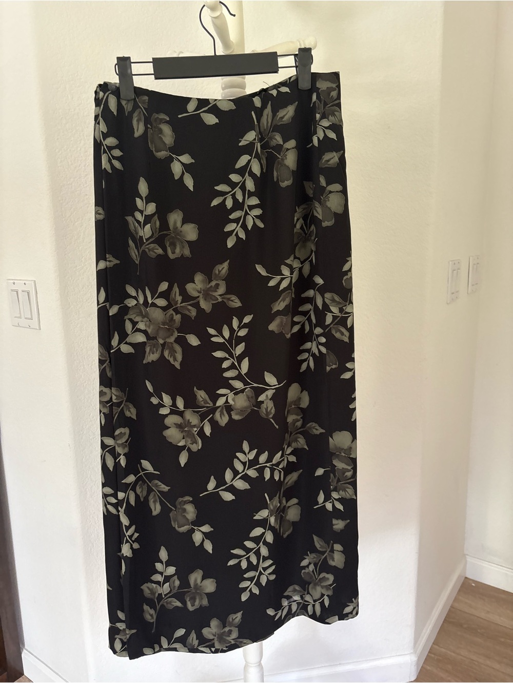 Geoffrey Beene Black Floral Maxi Skirt